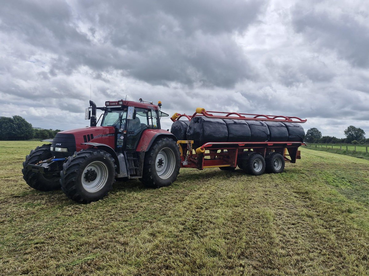 ☀️🚜 Early July brought the kind of sunshine we dream about—and at Newford Farm we didn’t waste a second of it!
With the weather on our side, we got stuck into cutting silage and making the most of the dry spell. 🌾💪

#SilageSeason #NewfordFarm #NewfordDemo