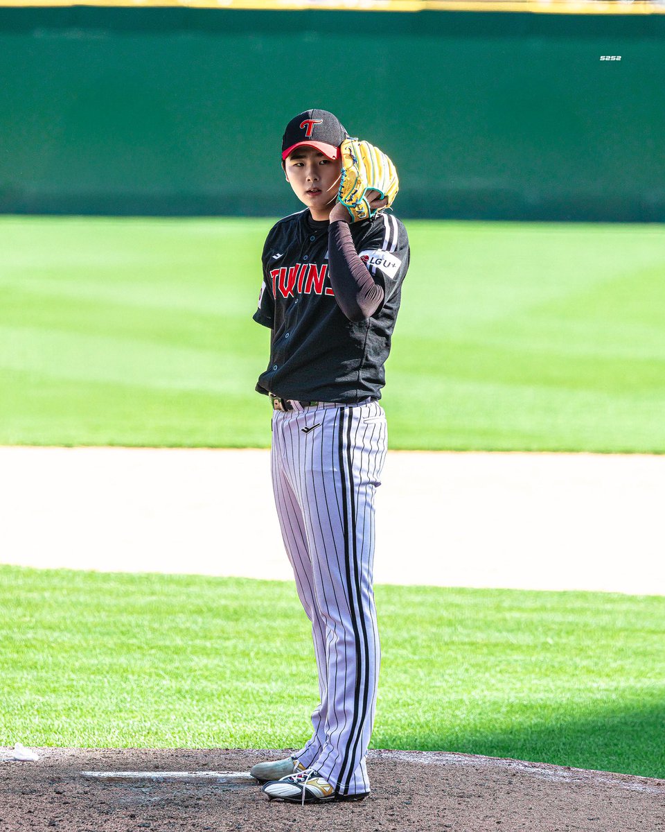 1999O717's tweet image. 피치컴이좋다고해
⤷ 피치컴이좋다

#LGTWINS #엘지트윈스 #김종운