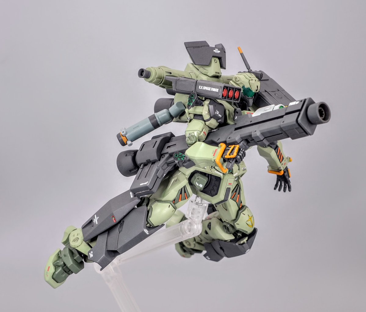 O15RXnhQL8nvfYW's tweet image. 《足の速い軽キャノンがいる、特務仕様かもしれない》
HG 1/144 軽キャノン改造
【スターク・軽キャノン】
完成しました!
増加装甲や強化型スラスター、ミサイルポッドで機動力と火力を強化した特務仕様の軽キャノンです
#ガンプラ
#gquuuuuux
設定や改修点など続きもどうぞ↓