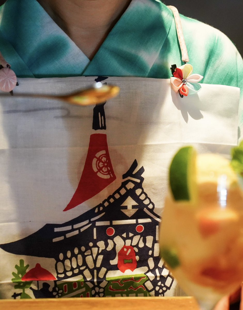 6月に開催したおてらばこ
にて自分で作った
つまみ細工のナフキンクリップ

小さなときめきをお供にクリームソーダを食べに行きました

かわいいしおいしいし
かわいいです
