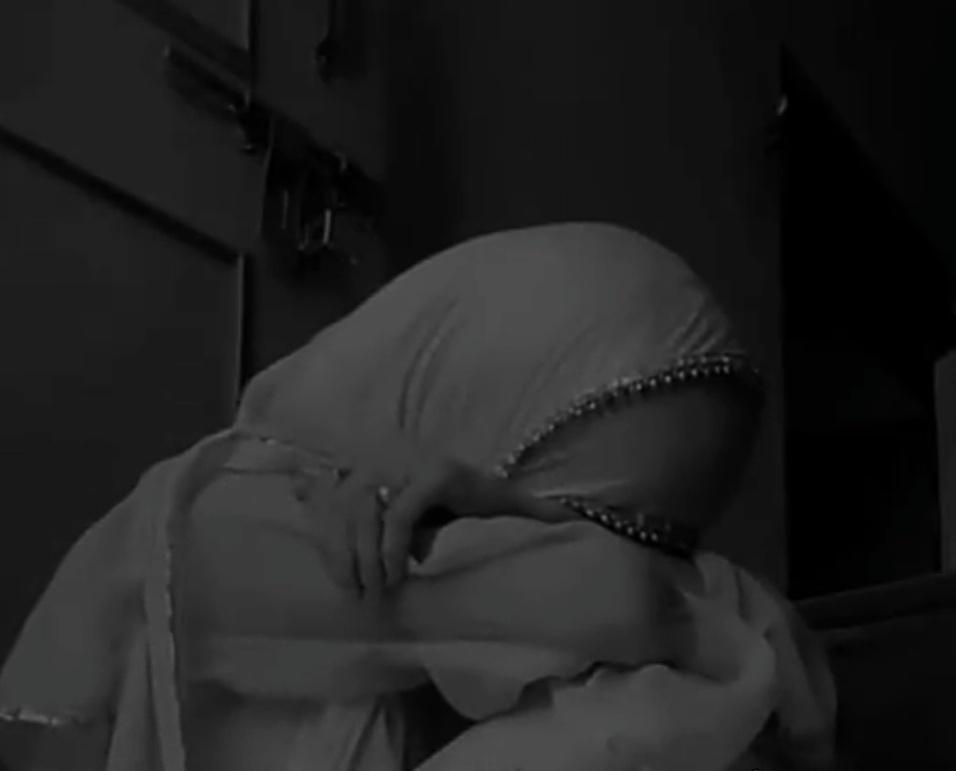 اسئلكم بالله ان تدعوا لي بان الله يفرج همي ويسدد ديني  ولكم بالمثل واكثر🌱 😭😭😭😭😭

محتاجه دعواتكم جدا فلا تبخلوا علينا جبر الله قلوبكم🤍.
#الوتر_جنة_القلوب 
#دعوه_مستجابه