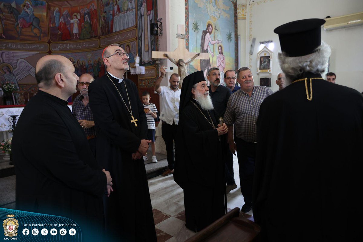 LPJerusalem's tweet image. الجمعة 18 تموز 2025 - صور من الزيارة التضامنية التي يقوم بها غبطة الكاردينال بييرباتيستا بيتسابالا، بطريرك القدس للاتين، وغبطة البطريرك ثيوفيلوس الثالث، بطريرك الروم الأرثوذكس، إلى كنيسة العائلة المقدسة في غزة.
Friday, July 18, 2025 – Photos from the solidarity visit of His…