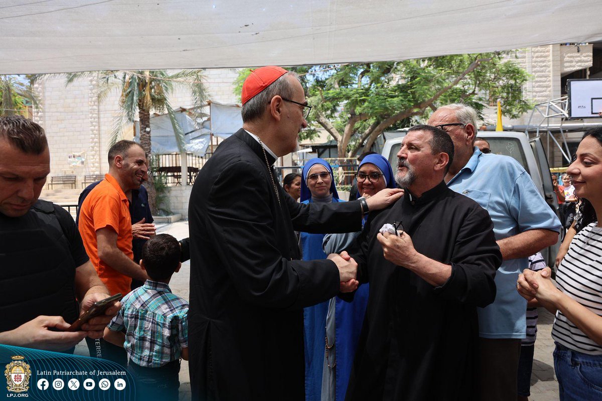 LPJerusalem's tweet image. الجمعة 18 تموز 2025 - صور من الزيارة التضامنية التي يقوم بها غبطة الكاردينال بييرباتيستا بيتسابالا، بطريرك القدس للاتين، وغبطة البطريرك ثيوفيلوس الثالث، بطريرك الروم الأرثوذكس، إلى كنيسة العائلة المقدسة في غزة.
Friday, July 18, 2025 – Photos from the solidarity visit of His…