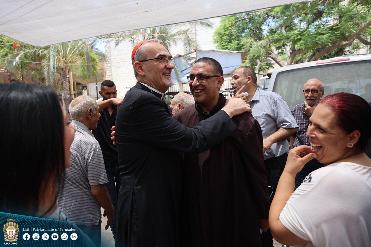 LPJerusalem's tweet image. الجمعة 18 تموز 2025 - صور من الزيارة التضامنية التي يقوم بها غبطة الكاردينال بييرباتيستا بيتسابالا، بطريرك القدس للاتين، وغبطة البطريرك ثيوفيلوس الثالث، بطريرك الروم الأرثوذكس، إلى كنيسة العائلة المقدسة في غزة.
Friday, July 18, 2025 – Photos from the solidarity visit of His…
