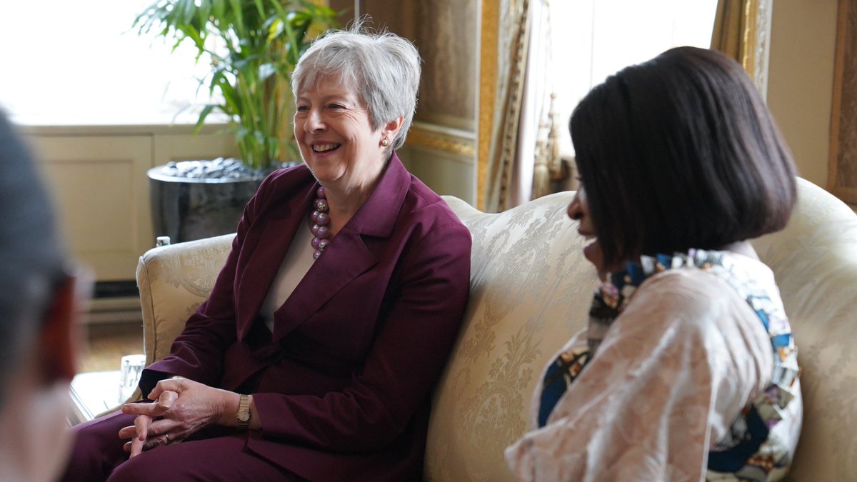 SGCommonwealth's tweet image. I was delighted to meet the Rt Hon Baroness @Theresa_May of Maidenhead, at Marlborough House.
We discussed the scourge of human trafficking and efforts across the #Commonwealth and by the Global Commission on Modern Slavery & Human Trafficking to eradicate modern slavery.
I…