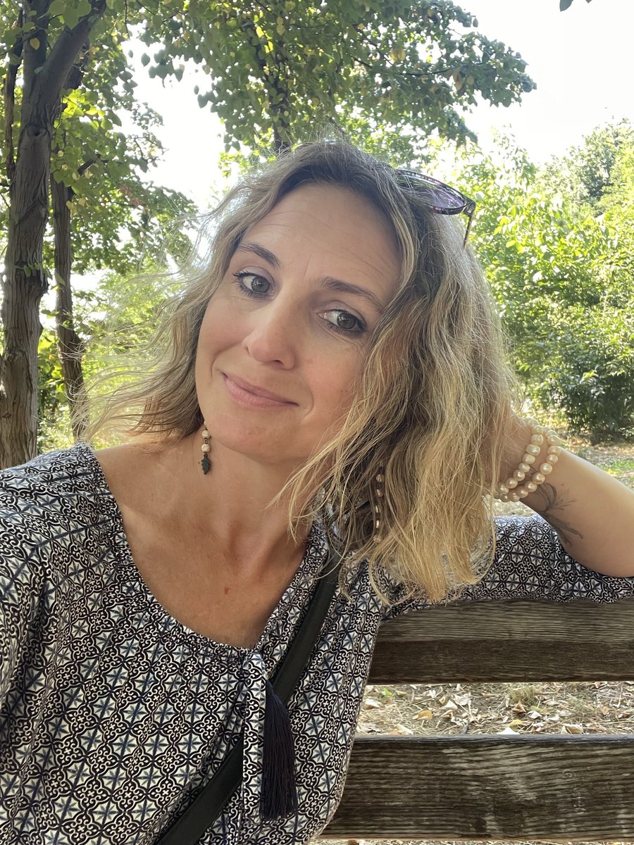 Elena__Carter__'s tweet image. Just approved the cover design of my upcoming poetry collection. Soon I’ll be doing the cover reveal and announcing the release date.
It’s very exciting, but I’ll be honest—I’m constantly doubting myself. The nasty inner voice saying “what’s the point” rarely shuts up… 🥺