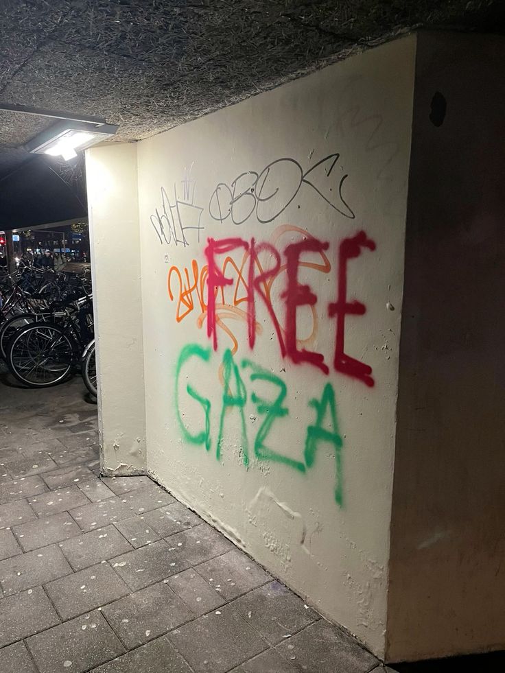 If you’re scrolling, PLEASE leave a dot.