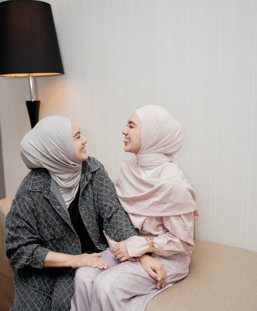herselaahikmah's tweet photo. indah bukan hanya soal rupa, tapi juga tentang cinta tulus yang terpancar dari senyum mereka 𖹭.ᐟ https://t.co/exulYSn9wr