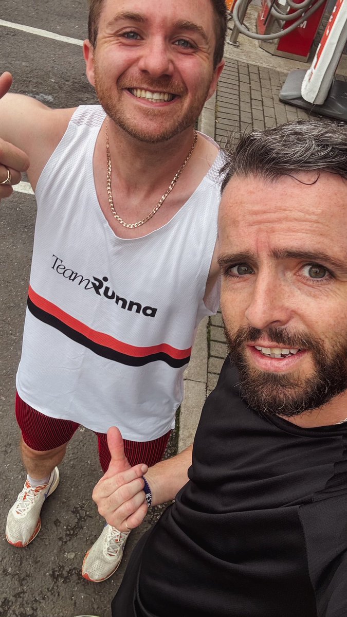 A lad I coach wore this singlet for a session that I was helping him with. He even had another coaches short on as well. What a burn! 😂😂😂😂😂😂
Anyway, 8x1km (60 rest) 3.55 pace. 
I ran a bit before/after which brought my total to 15 miles (24km)