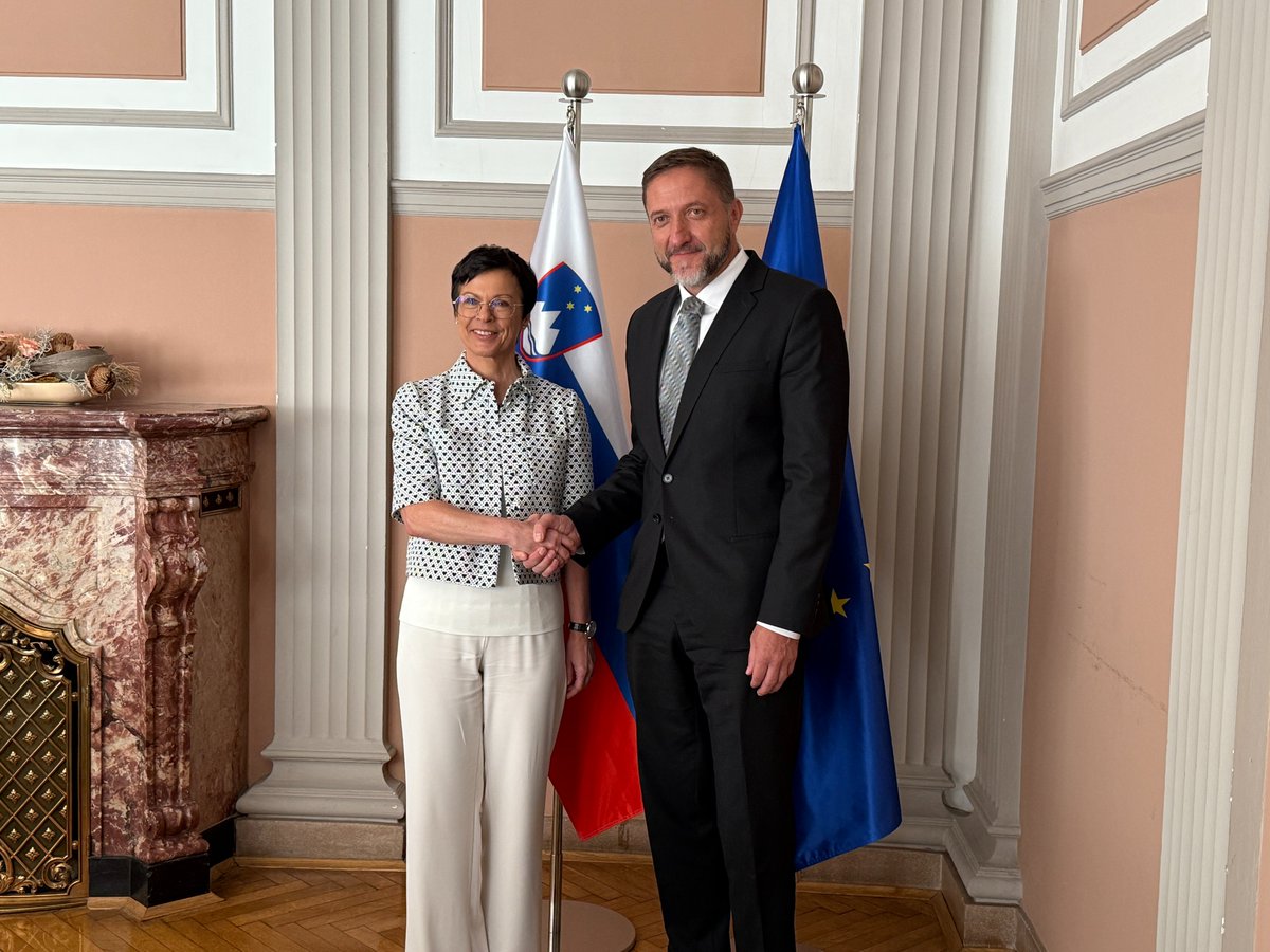 mfinance_gov_si's tweet image. Minister Klemen Boštjančič se je danes srečal z evropsko komisarko za širitev @MartaKosEU 🤝
Govorila sta o aktualnih temah:
✔ predlogu novega večletnega finančnega okvira EU 💶
✔ podpori Ukrajini 🇺🇦
@EKvSloveniji
