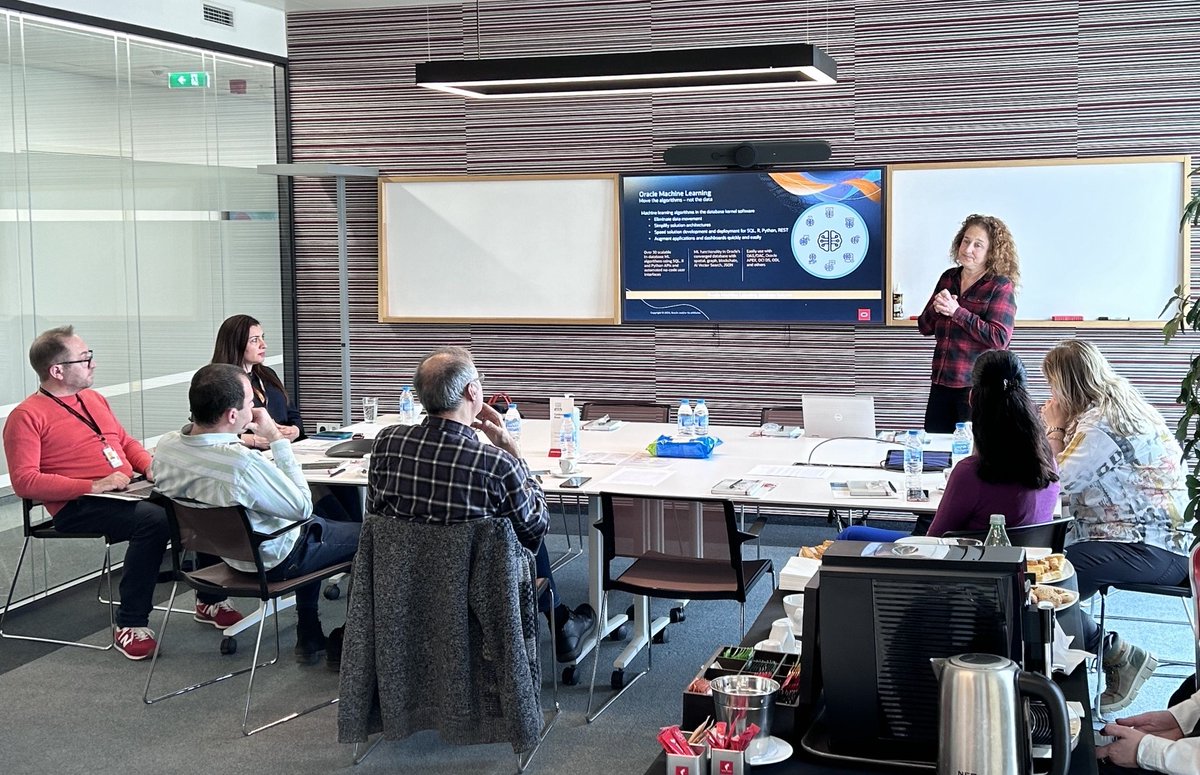OracleAcademy's tweet image. Our activities in #Bulgaria included gathering member educators at a half-day event in Sofia to learn more about their program benefits from @OracleAcademy staff and to hear from @Oracle staff on @OracleCloud. Read > social.ora.cl/60124Cqu4