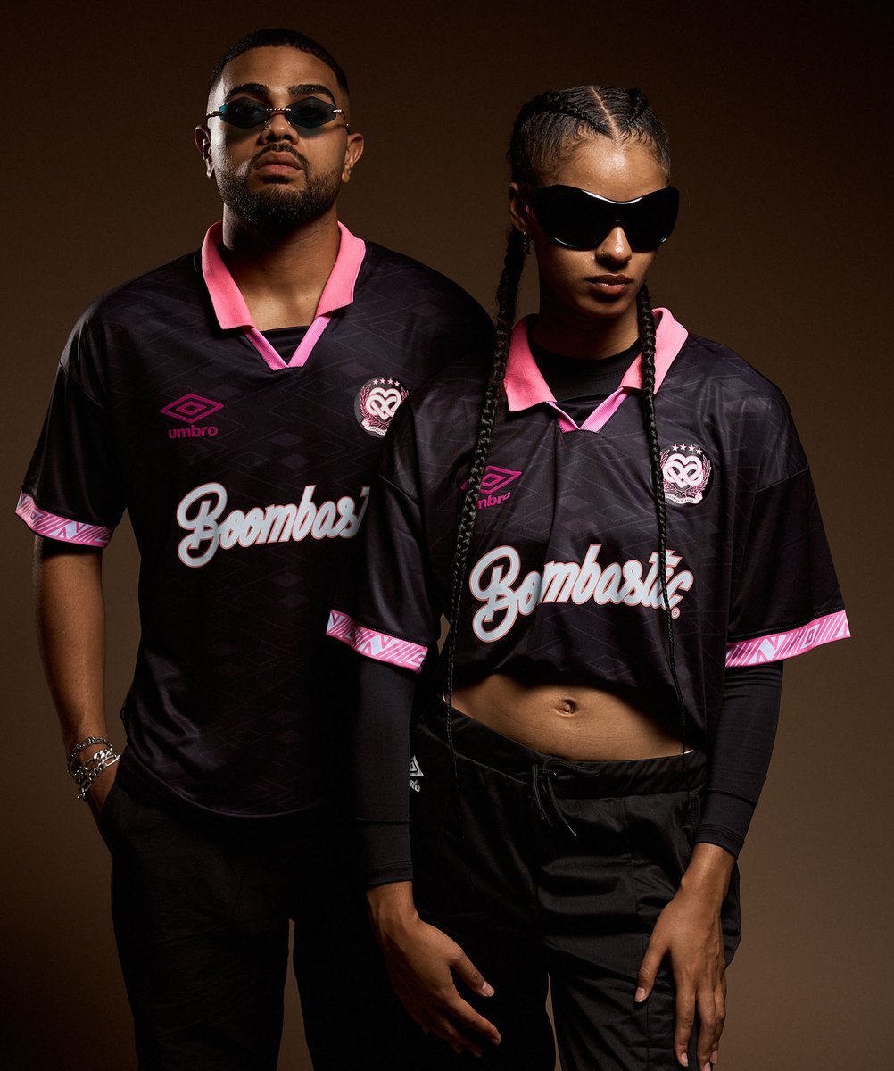 🖤 Elegancia oscura, sin miedo al sudor ni al techno.
La THIRD del Boombastic es para los que se quedan hasta el cierre.
Seria por fuera. Incendiaria por dentro.
🌙 Midnight drop.
lc.cx/9nZ4Yt
#UmbroStyle #Boombastic