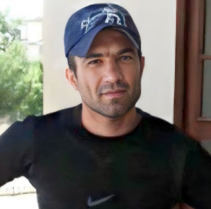 aamirhoossein's tweet image. چهل روز از قتل حکومتی #مجاهد_کورکور گذشت، ولی خانواده هنوز پیکر فرزندشان را تحویل نگرفته‌اند.