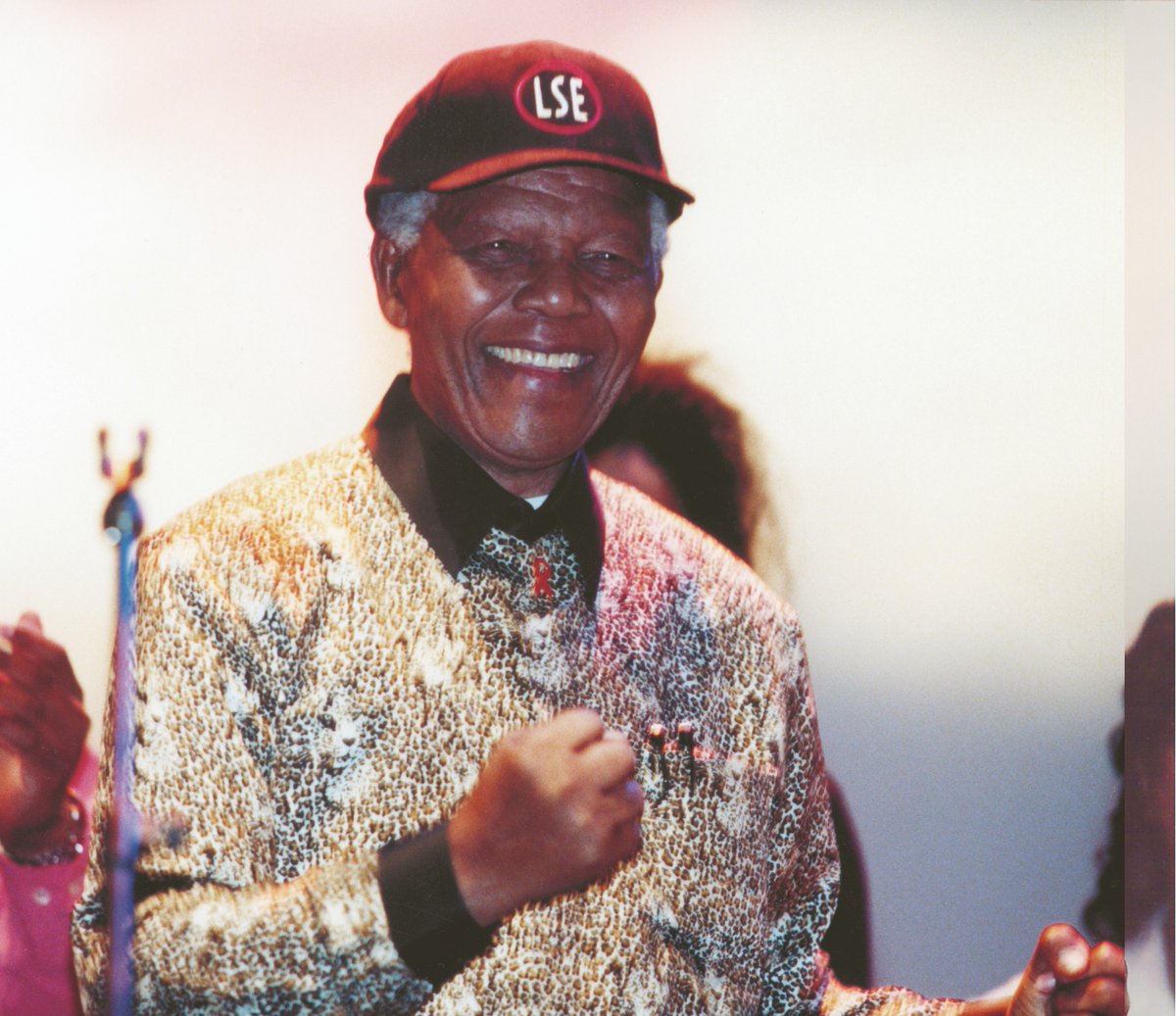 LSEpublicevents's tweet image. On #MandelaDay, we are remembering Nelson Mandela's inspiring speech from his visit to LSE back in the year 2000. 💡
Watch this legacy #LSEEvents moment on our YouTube.
📽 ow.ly/gNxS50Wq2O3