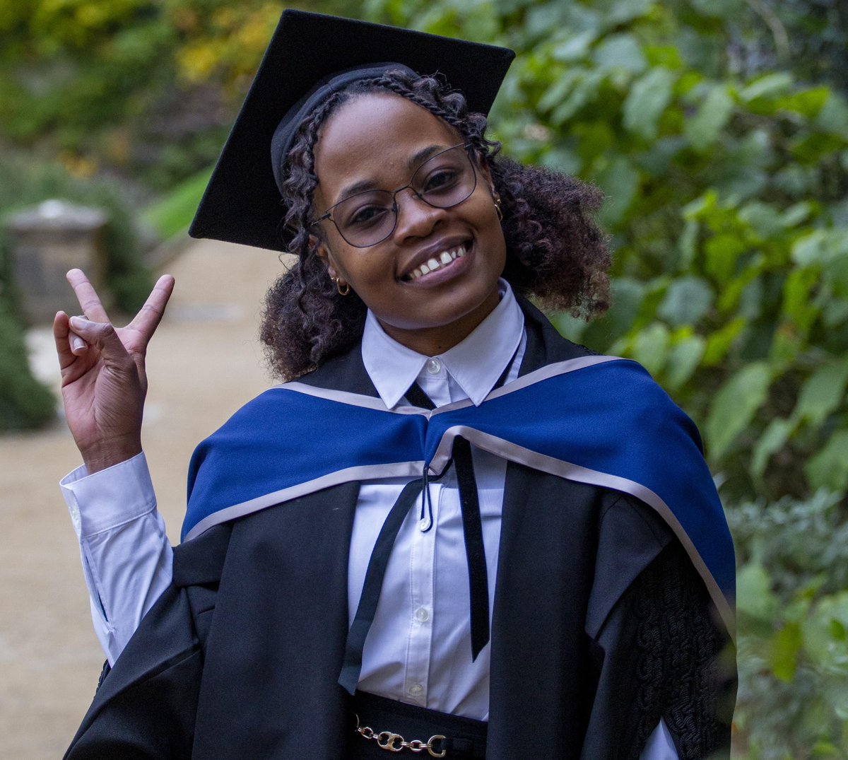 BlavatnikSchool's tweet image. 'Our stories – African stories – belong at the centre of these conversations.'
@Africa_Oxford Scholar & MPP alumna Cynthia Wamukota is shaping global climate policy, building sustainable cities & mentoring future African leaders. 🌍
Read more 👇
ow.ly/BwK650WrkxE