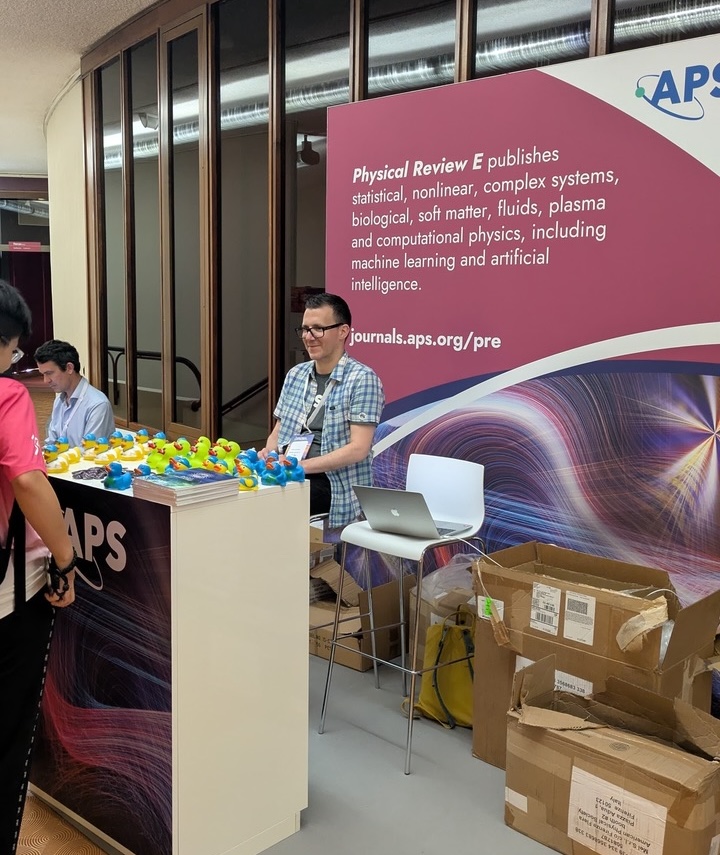 PhysRevE's tweet image. We had a great time at #StatPhys29. Here are a few scenes from an inspiring week of physics, connections, and ideas in motion. ๐ธ โจ