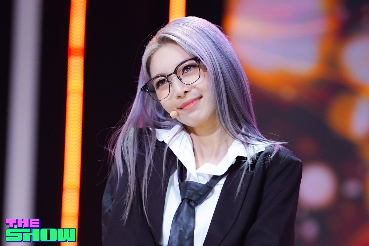 hourly dami ♡ (@hourly_dami) on Twitter photo 