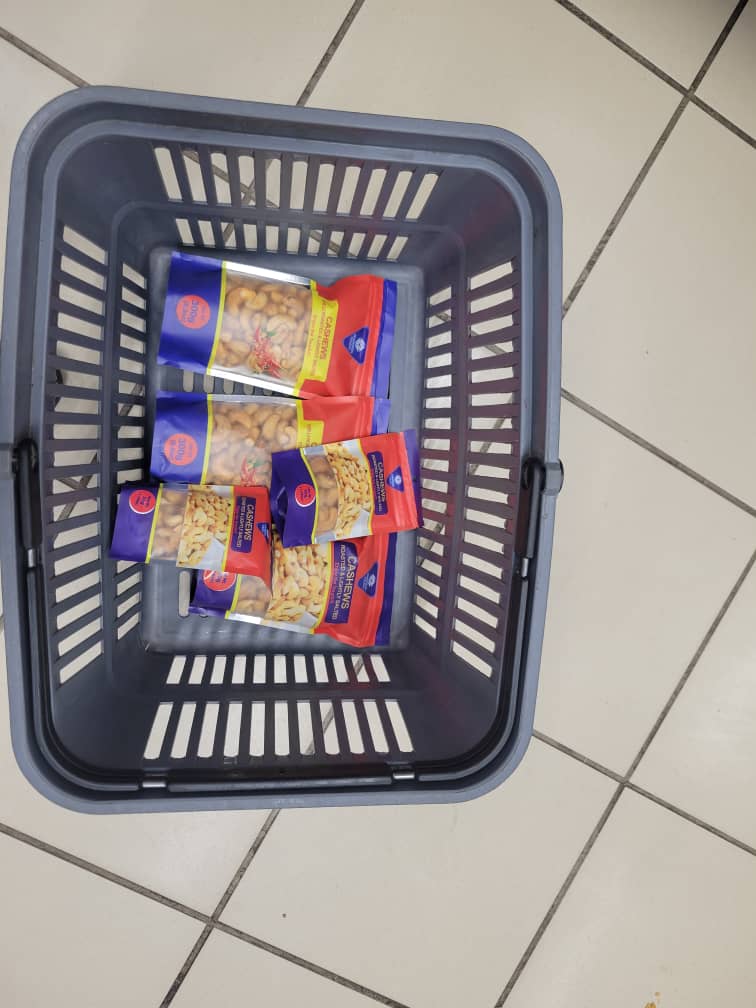 Touch4Diamond's tweet image. Brain food for the school day. Add cashew nuts to yoghurt or pack them as a snack, a smart choice for growing minds.
Buy now from PnP, your kids will thank you later 😉
#Cashewnuts #Diamondtouch