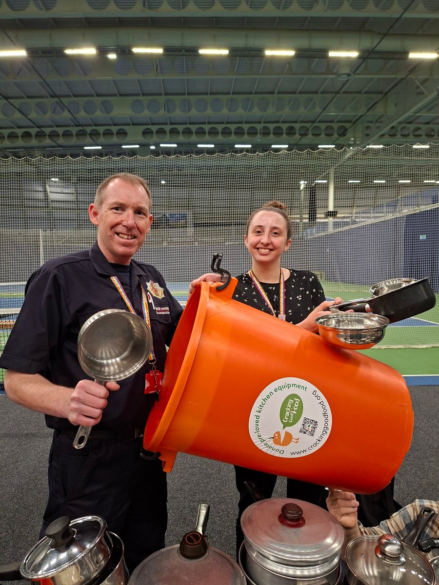 manchesterfire's tweet image. 🚨🍳 We’re proud to support Cracking Good Food’s Kitchen Kit Callout, helping to redistribute pre-loved kitchen gear to communities across Greater Manchester.
Thanks to our staff for donating and cutting landfill waste! ♻️👏