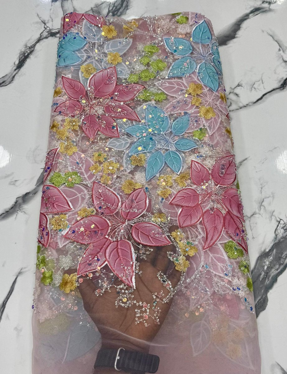 abeeoulah's tweet image. Sophistication stitched in every seam.
Price: ₦175,000
Brand: Handbeaded Lace
Yardage: 5yards
Location: Lagos State
Send a DM to buy for mommy