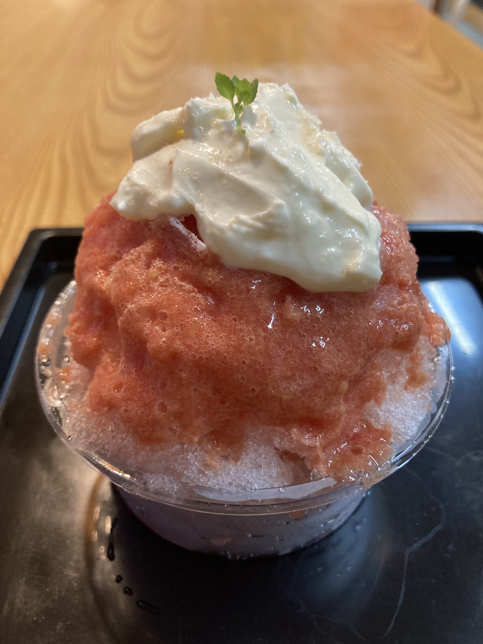 かぎ氷ページ 夏らしさ”をぎゅっと凝縮！遊び心をくすぐられる新感覚かき氷