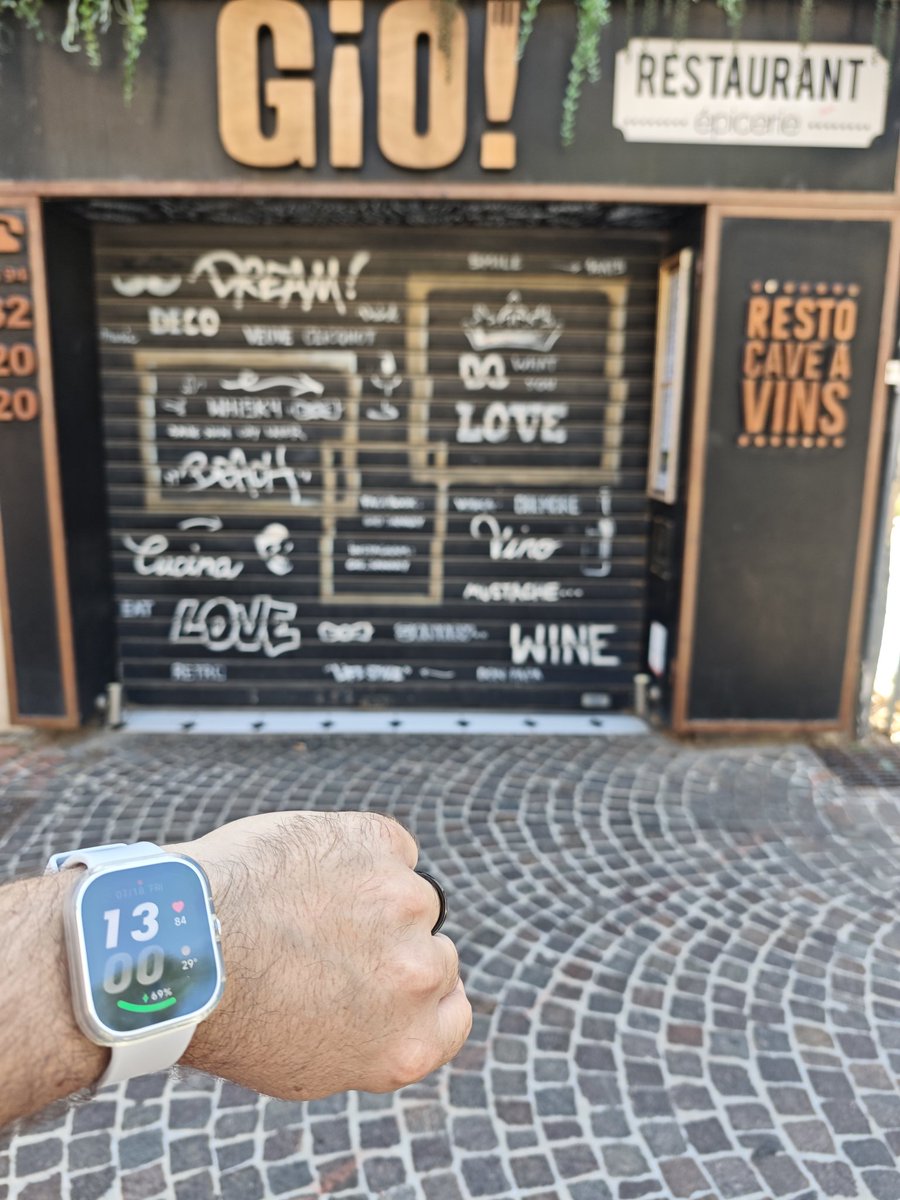 kevmat84's tweet image. L'économie sous @EmmanuelMacron resto fermé en pleine saison, en pleine ville balnéaire, pas un chat dans les rue ou autour du port... #Economie #vacances #var