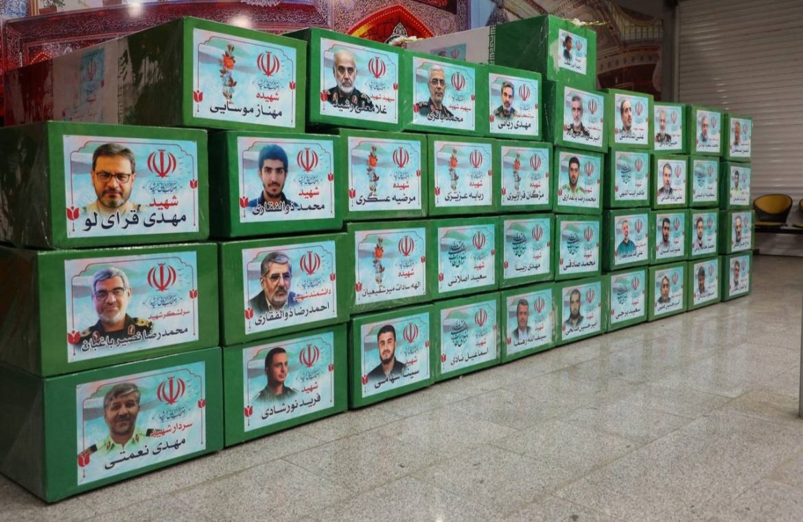 HamideKarimii's tweet image. شهدای جنگ ۱۲روزه، معادلات دشمن را بر هم زدند
شهدا، شهیدان تیر و تفنگ نبودند بلکه شهیدان تصمیم و تدبیر بودند و با ایثار خود، معادلات دشمن را بههم ریختند.
#پرچمداران_اتحاد_ایران
#ایران_قوی