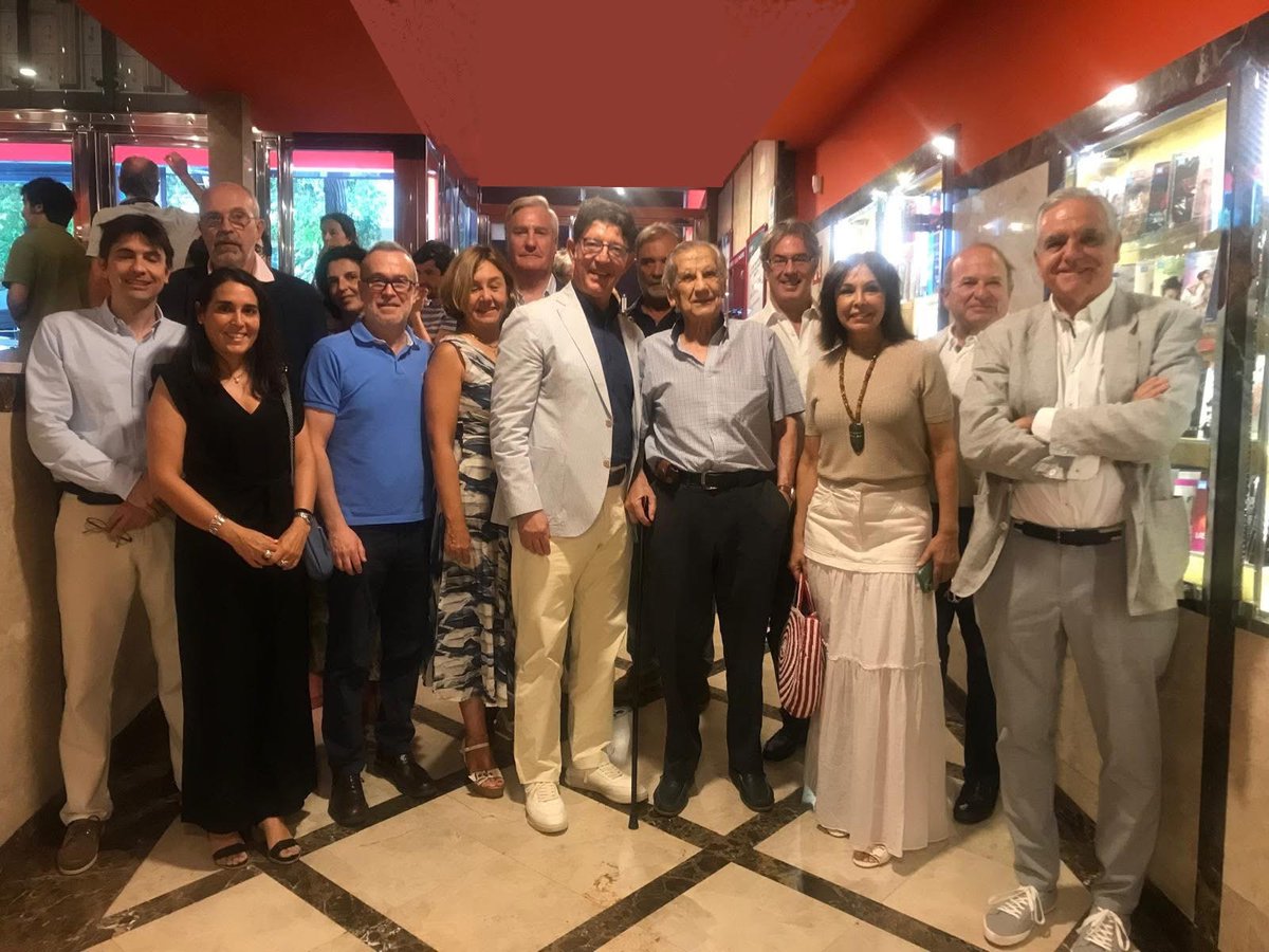 ✨Éxito rotundo en el estreno del documental “Una sombra en el rostro de Freud” en los Cines Verdi (Madrid), el pasado miércoles 16 de julio.

🎬 Dirigido por Manuel G. Cano.

✍️ Basado en la idea original de Florencio Monje y con un guion de Jesús Sánchez Adalid.