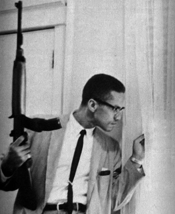 RYEi_i's tweet photo. Shotgun wit' ya ex, feels like Malcolm's near https://t.co/GvmdGo44oJ