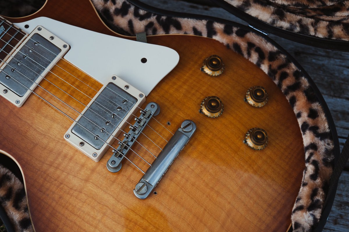 JACK_3298's tweet image. Gibson Les Paul Standard 50's 2003
ブリッジをArea59のABR-1に変更
アンカーを抜いて埋め木した上でアンカーボルトを立ててもらったおかげか、鳴りも出音もびっくりするほど好みな方向に行ってくれました
見た目も音も最高になりました👍