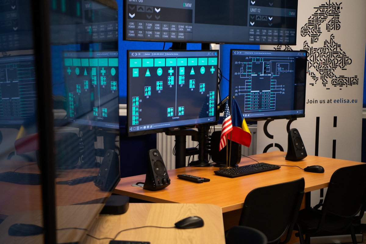 AmbasadaSUA's tweet image. Politehnica's SMR simulator showcases U.S. excellence in nuclear innovation and strong #USRomaniaPartnership. SBO Watzlavick @StateISN underscored U.S. leadership in the FIRST Program & to bolster Romania’s in regional SMR workforce development.