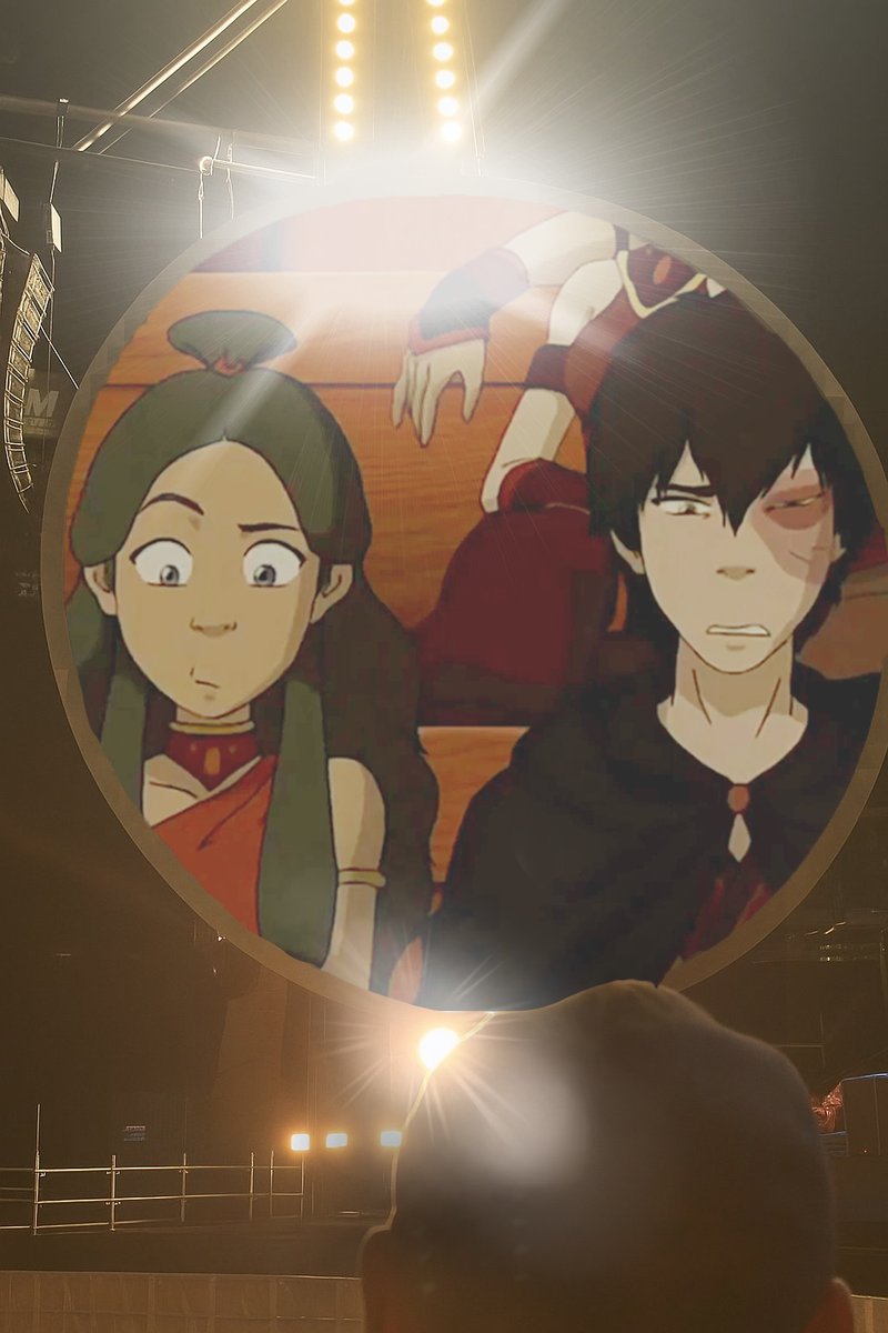 These Coldplay concerts are getting out of hand guys they caught Prince Zuko and Katara last night 😭😭😭