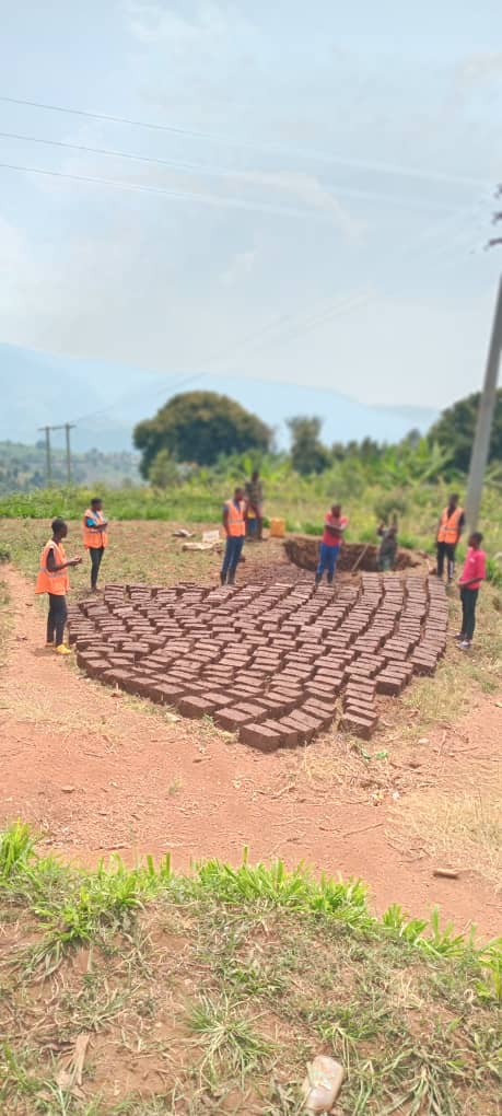 RYVCP GICUMBI District (@gicumbiryvcp) on Twitter photo Kuwa 18/07/025 mumurenge <a href="/Bwisige_Gicumbi/">Umurenge wa Bwisige / Akarere ka Gicumbi</a> akagali ka Gihuke urubyiruko <a href="/RwandaYouthVol1/">Rwanda Youth Volunteers</a> <a href="/GicumbiDistrict/">Gicumbi District</a> kubufatanye <a href="/GicumbiN/">NYC/Gicumbi-Inyemezamihigo.</a> bakoze umuganda wo kubumba amatafari azubakishirizwa umuturage utishoboye <a href="/KubanaRichard/">Kubana Richard</a> <a href="/EricBayisenge/">Eric Bayisenge T.</a> <a href="/Rwandapolice/">Rwanda National Police</a> <a href="/RYVCPNorthern/">RYVCP Northern Province of Rwanda</a> <a href="/enganeyezu/">Nganeyezu</a> Kuwa 18/07/025 mumurenge <a href="/Bwisige_Gicumbi/">Umurenge wa Bwisige / Akarere ka Gicumbi</a> akagali ka Gihuke urubyiruko <a href="/RwandaYouthVol1/">Rwanda Youth Volunteers</a> <a href="/GicumbiDistrict/">Gicumbi District</a> kubufatanye <a href="/GicumbiN/">NYC/Gicumbi-Inyemezamihigo.</a> bakoze umuganda wo kubumba amatafari azubakishirizwa umuturage utishoboye <a href="/KubanaRichard/">Kubana Richard</a> <a href="/EricBayisenge/">Eric Bayisenge T.</a> <a href="/Rwandapolice/">Rwanda National Police</a> <a href="/RYVCPNorthern/">RYVCP Northern Province of Rwanda</a> <a href="/enganeyezu/">Nganeyezu</a>