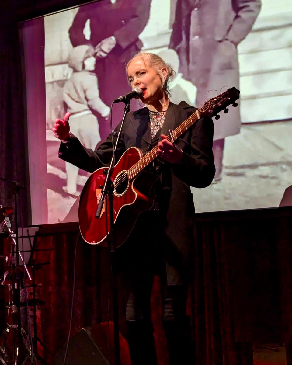 Wishing our incredible leading lady Elizabeth McGovern, a.k.a. "Sadie" a very Happy Birthday! Love from The Hotheads! ✨

<a href="/ElizabethMcGov/">Elizabeth McGovern 🇺🇦</a>
📸: Shelley Hasseldine