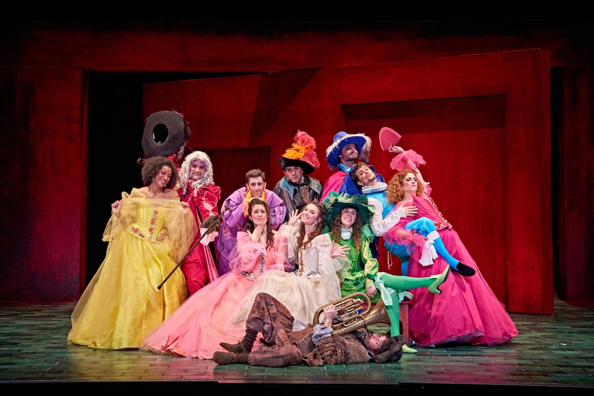 🎭 La sexta promoción de la Joven CNTC se despide en el <a href="/festivalalmagro/">Festival de Teatro Clásico de Almagro</a> con el #DonGilDeLasCalzasVerdes de Tirso de Molina.

💚💥 Esta comedia de enredos y disfraces sube al escenario del Teatro Adolfo Marsillach, donde podrá verse hasta el 27 jul.

festivaldealmagro.com/programa/don-g…
