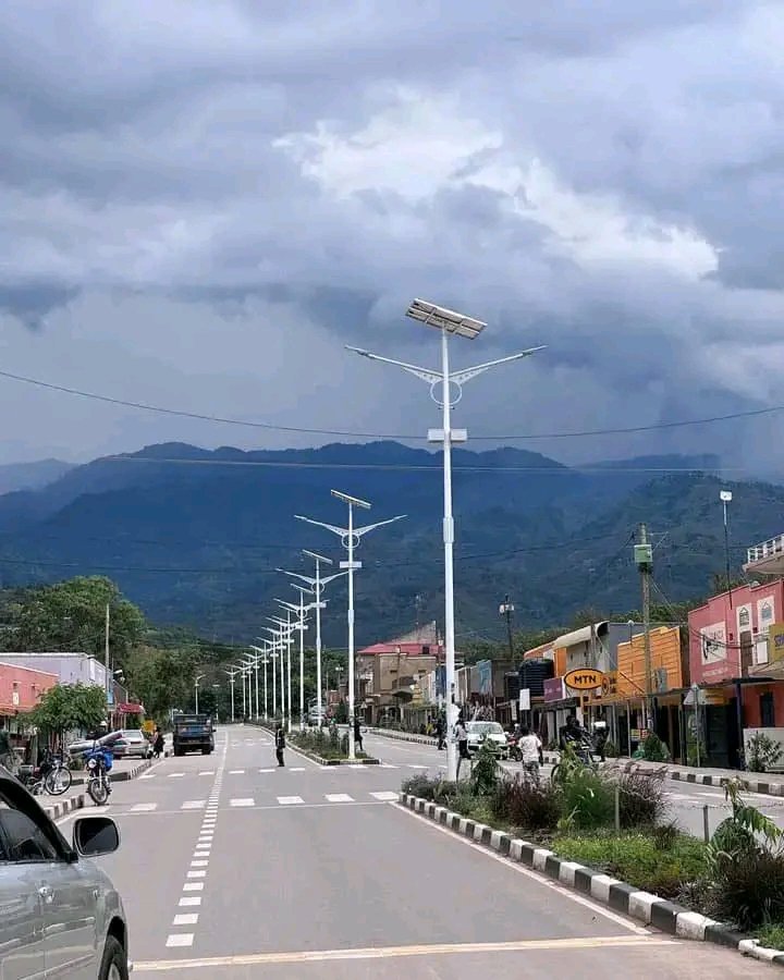 Dianepounds's tweet photo. Guess which town is this? https://t.co/e7dlPaP6Jd