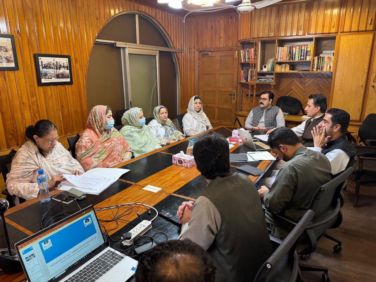 HealthDepartme5's tweet image. Minister Health chaired meeting with CPSP on initiating 24/7 labour rooms at Benazir Hospital and other facilities across Balochistan.
@bakhtkakar43 @BBhuttoZardari @PakSarfrazbugti
