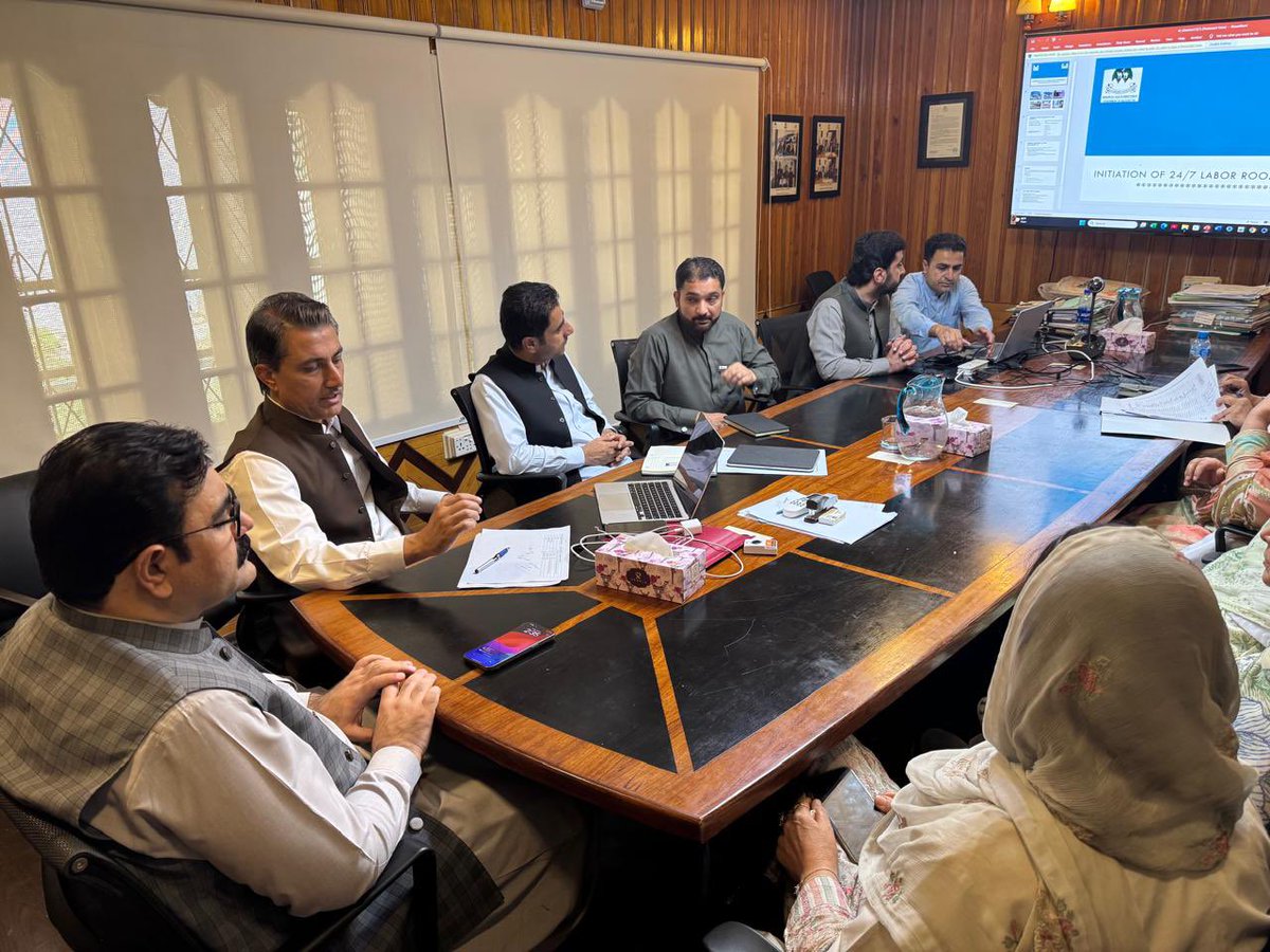 HealthDepartme5's tweet image. Minister Health chaired meeting with CPSP on initiating 24/7 labour rooms at Benazir Hospital and other facilities across Balochistan.
@bakhtkakar43 @BBhuttoZardari @PakSarfrazbugti