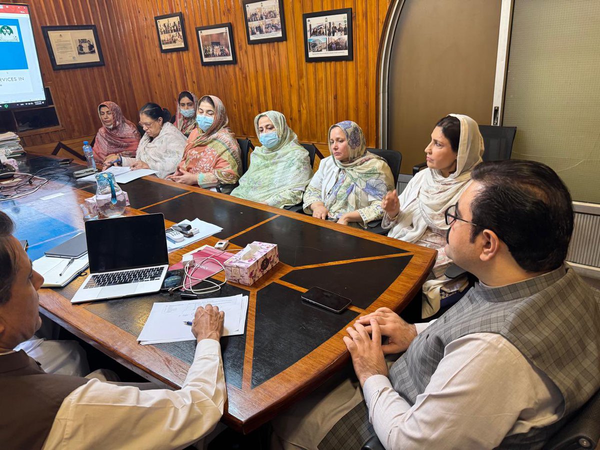 HealthDepartme5's tweet image. Minister Health chaired meeting with CPSP on initiating 24/7 labour rooms at Benazir Hospital and other facilities across Balochistan.
@bakhtkakar43 @BBhuttoZardari @PakSarfrazbugti