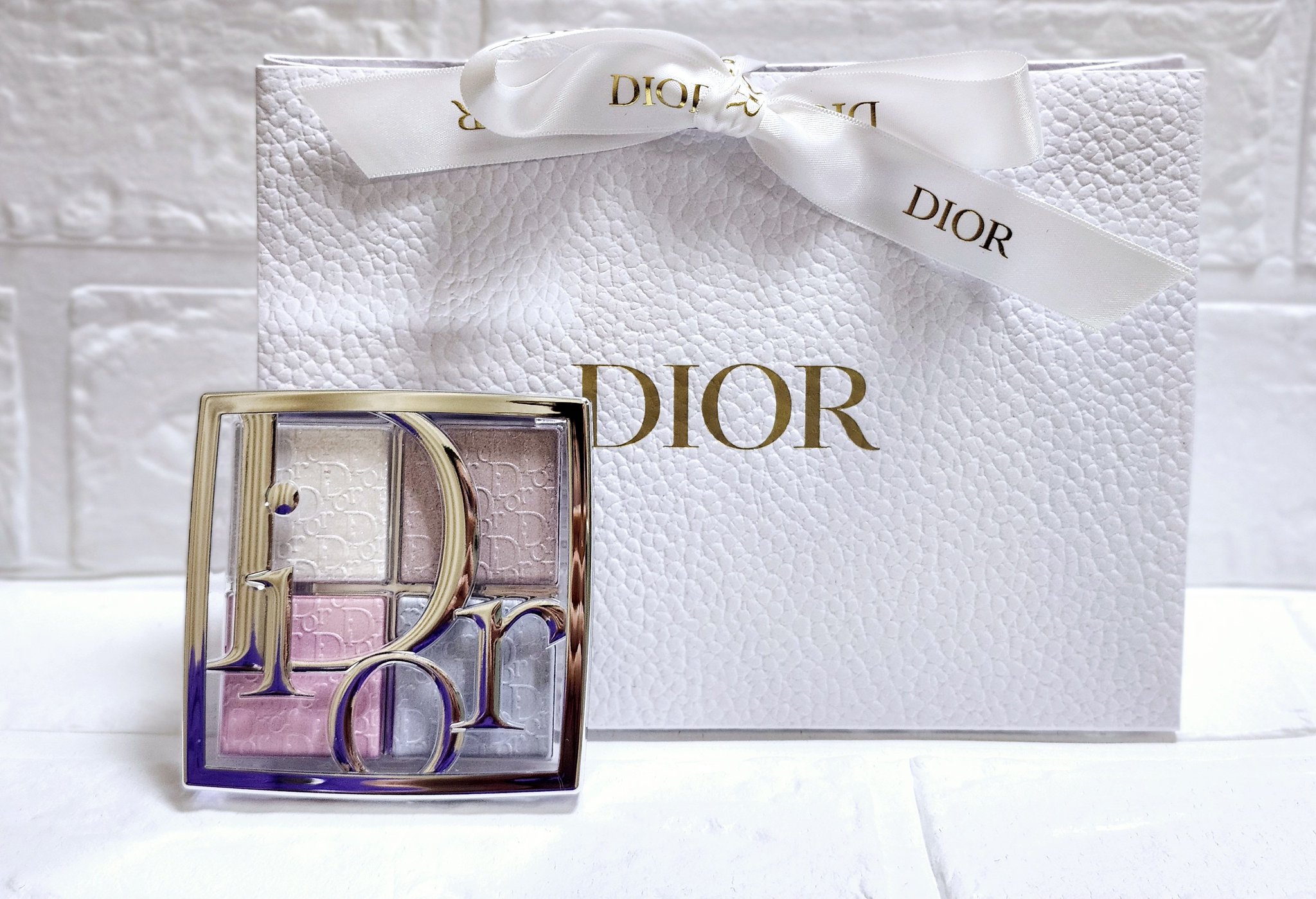 【高級感のある光沢♡】Dior★CD30 ブローチ 高級感のある光沢♡】Dior☆CD30 ブローチ (Dior/アクセサリー