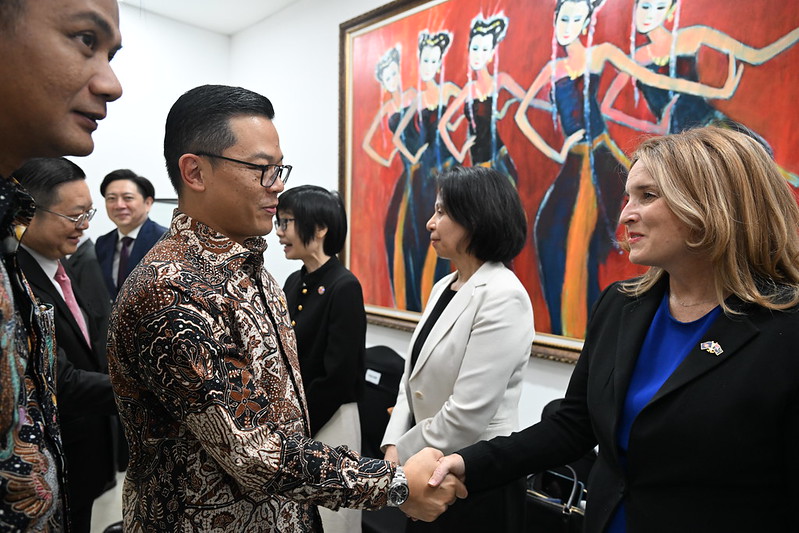 AusAmbASEAN's tweet image. A strong, united @ASEAN is essential to our region’s peace, stability and prosperity.

Pleased to welcome 🇮🇩 FM @Menlu_RI Sugiono, with Indonesia as our @ASEAN Country Coordinator, to the #ASEAN Secretariat alongside Secretary-General HE Dr. @hourn_kao and #ASEAN Ambassadors.