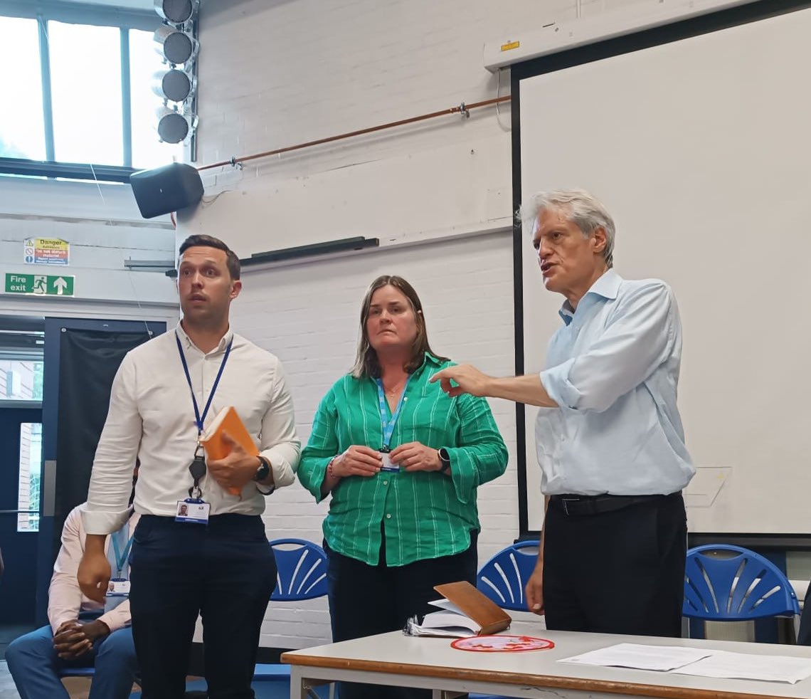 ChelFulhamBen's tweet image. Enjoyed hosting a lively public meeting with World's End Estate residents yesterday, talking about safety, ASB, repairs & housing. My thx to them - and to council staff & police for listening and committing to any improvements needed. We'll follow up on progress later this year.