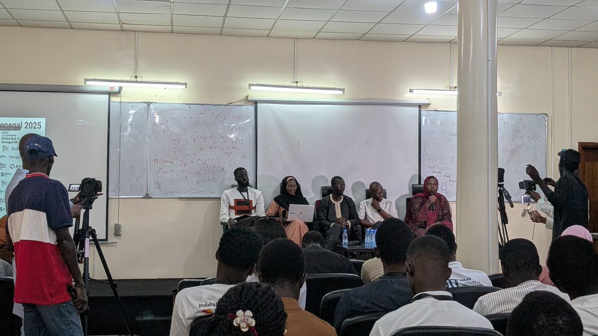 IndabaxS's tweet photo. Deuxième journée du IndabaX Sénégal 2025. 

#kebetu #AI @galsenai #Senegal #Mbour #AIMS #Indabuzz https://t.co/bgcDP0J36K