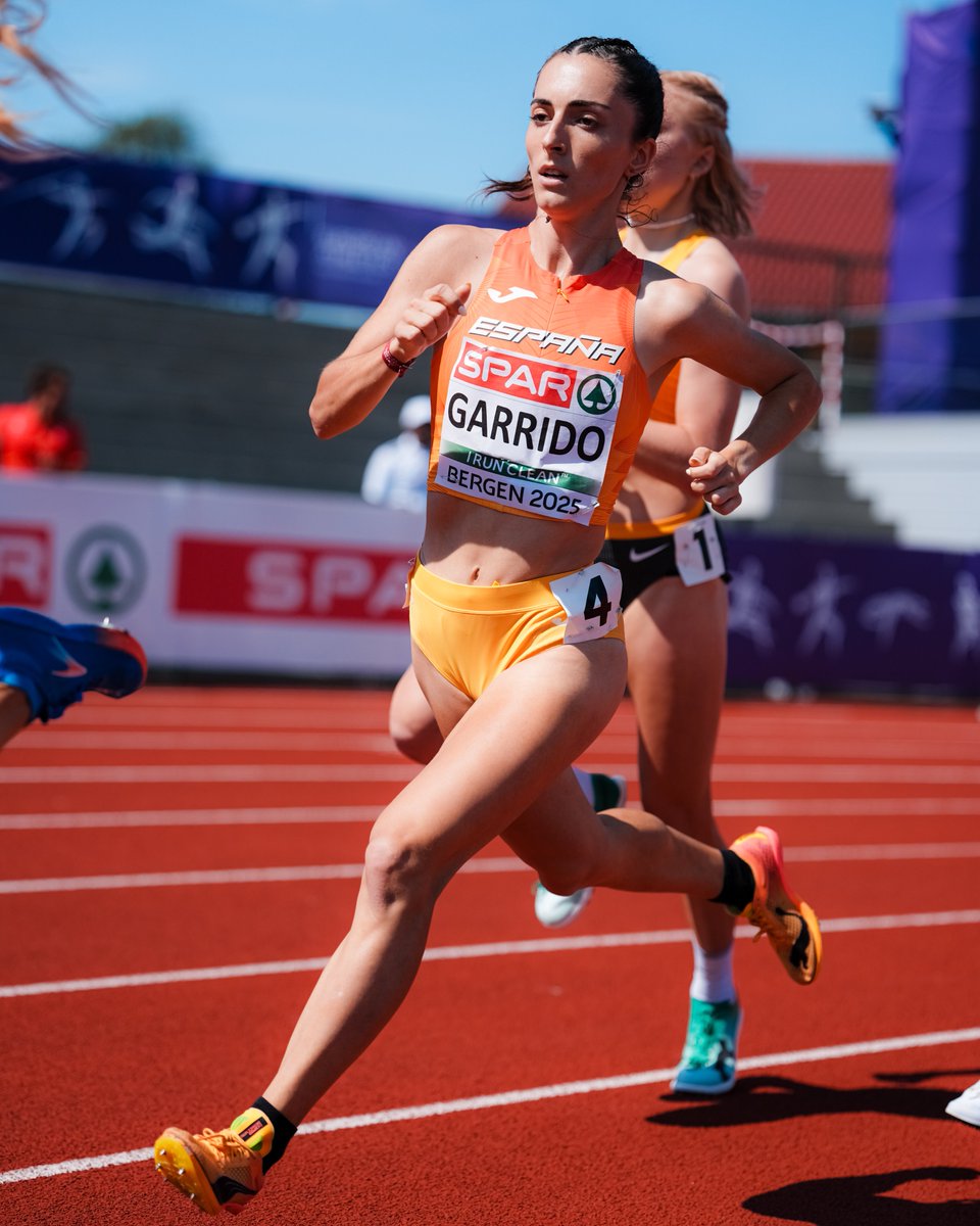 atletismoRFEA's tweet photo. 1500 m 🚺 Ronda 1  #Bergen2025

Serie 1:  4ª Rocío Garrido ⏱️ 4:17.33
No pasa ronda

#EspañaAtletismo #PasiónPorCompetir

📊 https://t.co/5sMT4FfN5K
📺Mañanas @EurovisionSport
📺 Tardes @teledeporte / @rtveplay https://t.co/qdZN7SSRRO