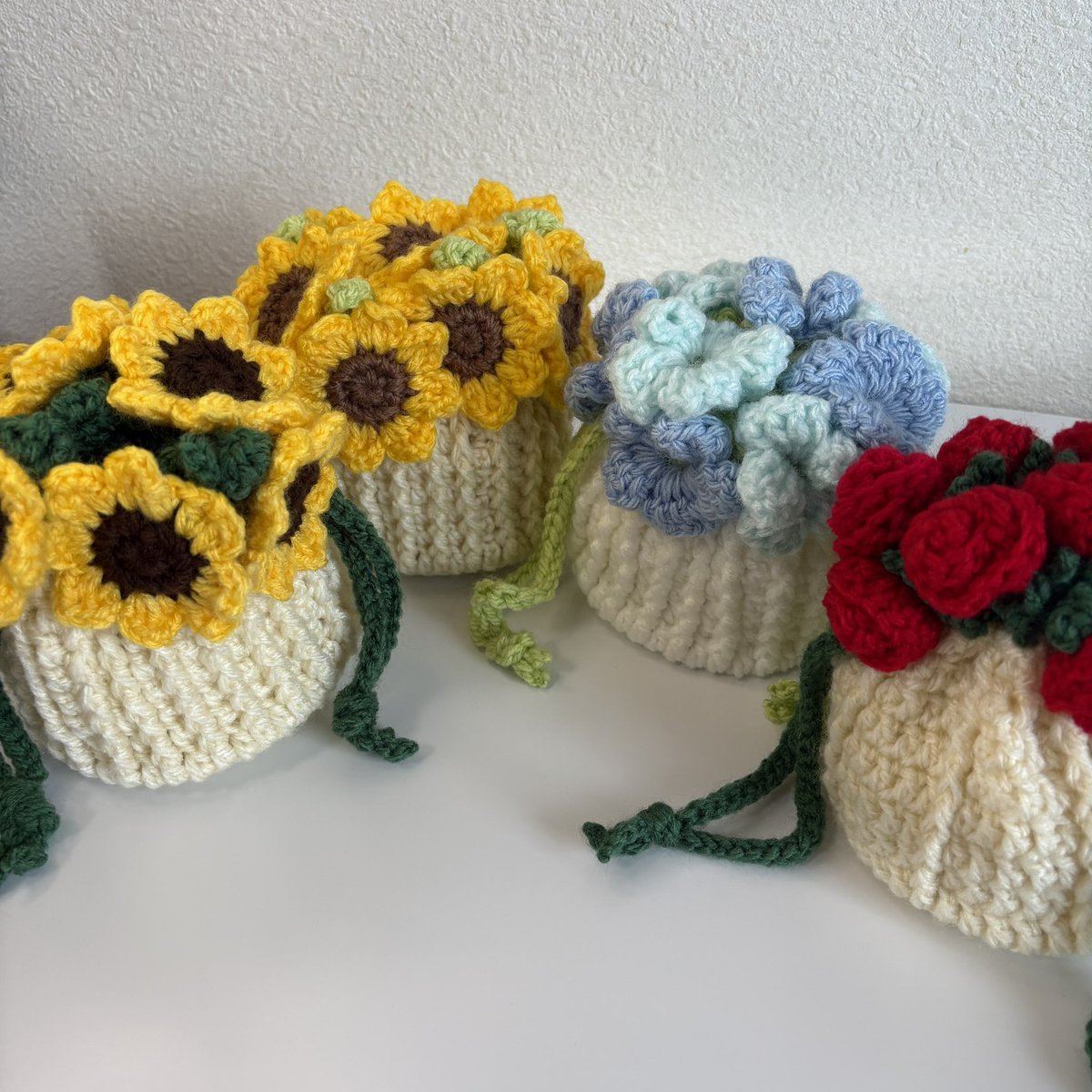 ひまわりのブーケ巾着ポーチを編んでみました〜！🪡✨ 夏にぴったりな