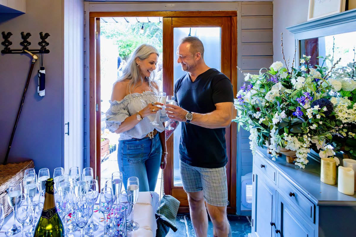 An amazing picture by Anthony , do you think this setting is telling us something!!? ;-)