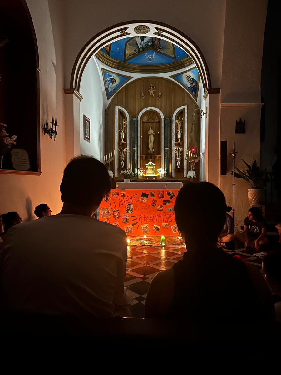 🕊️ En Benarrabá, nuestros jóvenes viven la Misión Rural como verdaderos profetas: denunciando lo que deshumaniza y construyendo Reino con gestos de servicio y amor.
#VeranoSpínola #MisiónRural #FundaciónSpínola