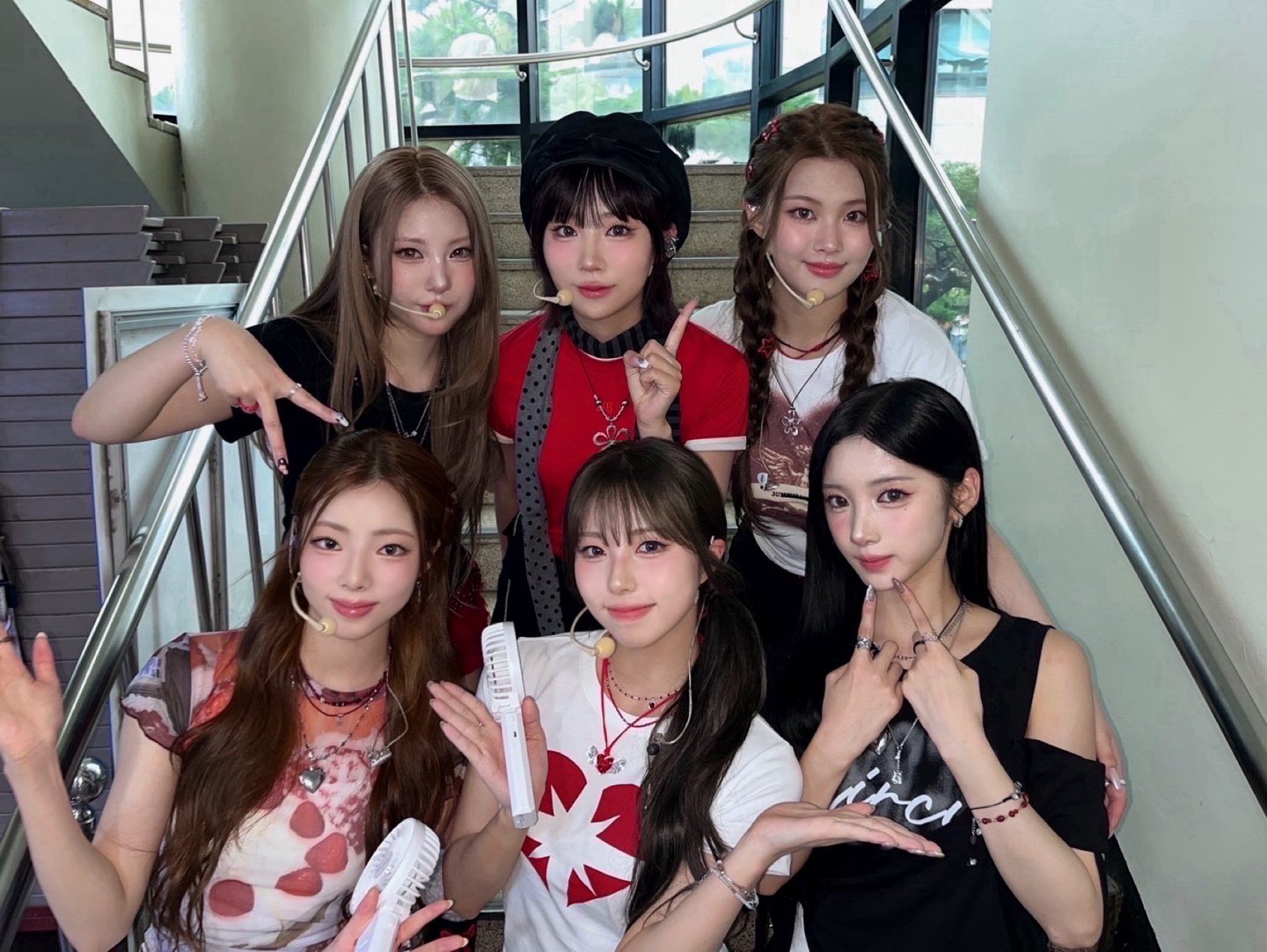 GwItAxUWQAAvIku?format=jpg&name=large