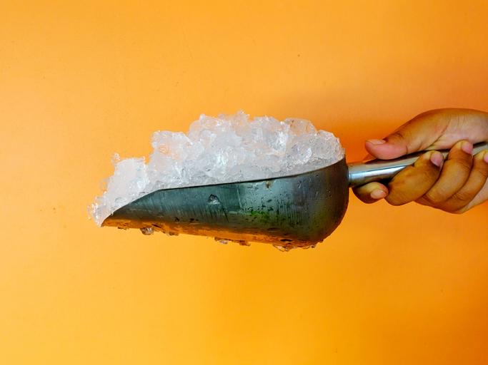 Summer heat can be dangerous but a little #selfcare can make sure you stay comfortable and don’t suffer from heat stroke. This article provides great tips to deal with the heat. Let’s get ready for #selfcareday ! ow.ly/Hiit50WrKMs #sevenpillarsofselfcare