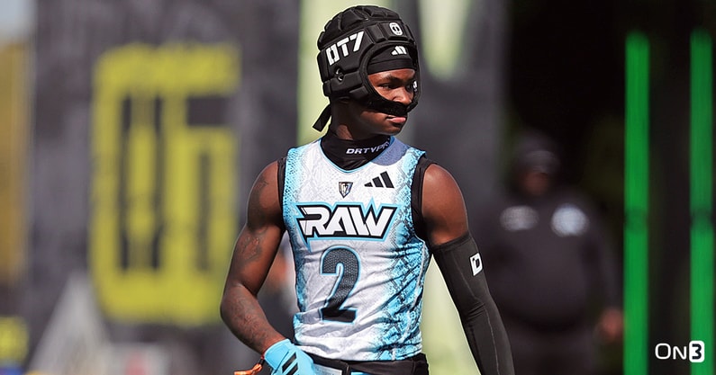Miami Hurricanes battling Syracuse for pole position for top-25 WR Nick Lennear - on3.com/teams/miami-hu…